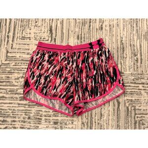 NEW Under Armour women's XS Heatgear pink/black/white shorts MSRP $65